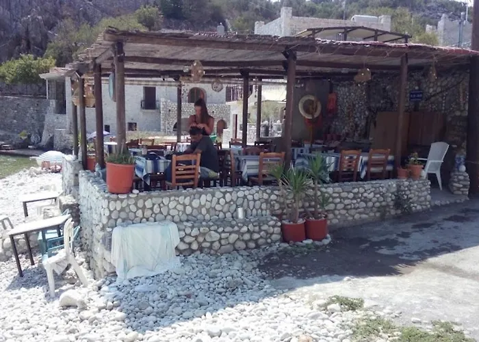 Sikies Stone House On The Beach