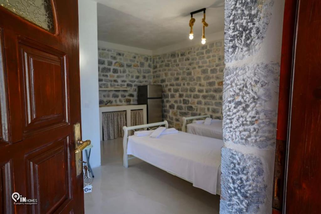 Sikies Stone House On The