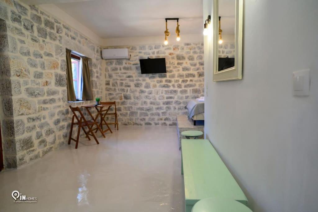 Hébergement de vacances Sikies Stone House On The Khalkia